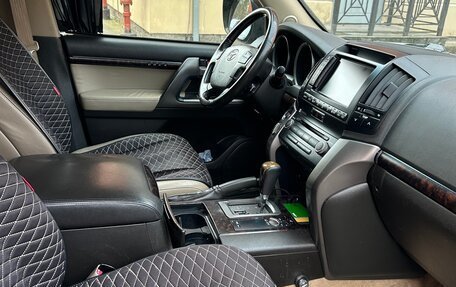 Toyota Land Cruiser 200, 2010 год, 2 700 000 рублей, 6 фотография