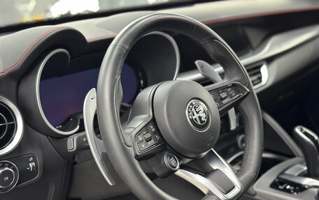 Alfa Romeo Stelvio, 2024 год, 4 799 000 рублей, 15 фотография