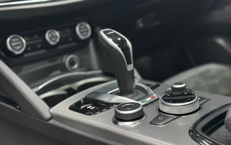 Alfa Romeo Stelvio, 2024 год, 4 799 000 рублей, 14 фотография