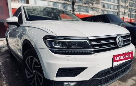 Volkswagen Tiguan II, 2018 год, 2 750 000 рублей, 2 фотография
