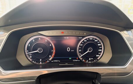 Volkswagen Tiguan II, 2018 год, 2 750 000 рублей, 34 фотография