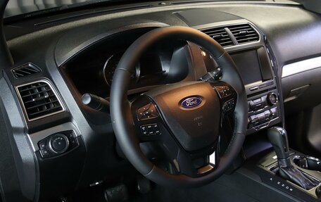 Ford Explorer VI, 2018 год, 2 999 000 рублей, 8 фотография