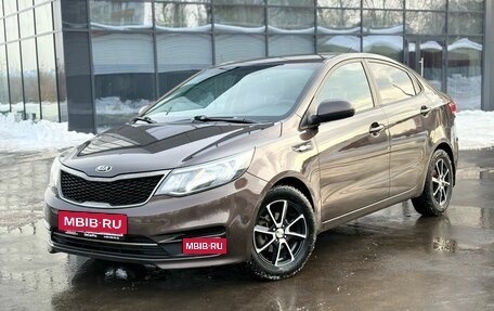 KIA Rio III рестайлинг, 2016 год, 965 000 рублей, 3 фотография