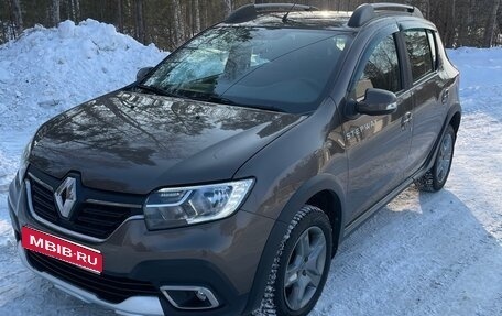 Renault Sandero II рестайлинг, 2019 год, 1 500 000 рублей, 1 фотография