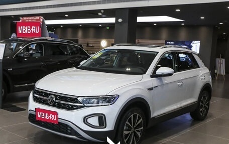 Volkswagen T-Roc I, 2021 год, 2 290 000 рублей, 1 фотография