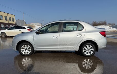Renault Logan II, 2018 год, 600 000 рублей, 3 фотография