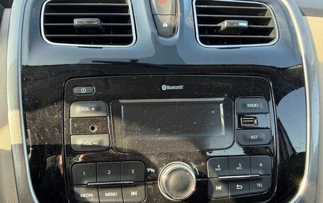 Renault Logan II, 2018 год, 600 000 рублей, 30 фотография