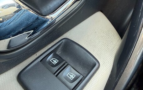 Renault Logan II, 2018 год, 600 000 рублей, 26 фотография