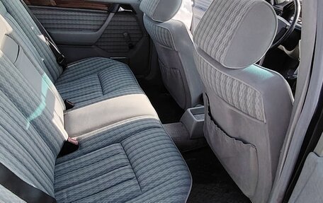 Mercedes-Benz W124, 1990 год, 200 000 рублей, 12 фотография