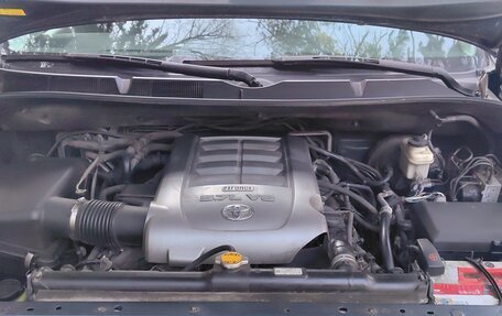 Toyota Sequoia II рестайлинг, 2008 год, 2 150 000 рублей, 3 фотография