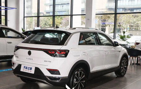Volkswagen T-Roc I, 2021 год, 2 290 000 рублей, 5 фотография