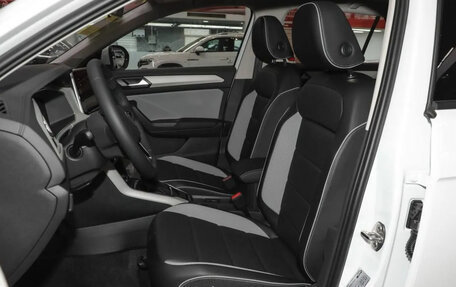 Volkswagen T-Roc I, 2021 год, 2 290 000 рублей, 12 фотография