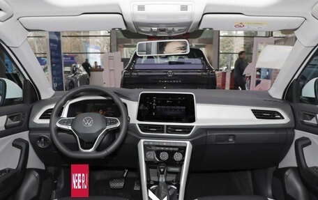 Volkswagen T-Roc I, 2021 год, 2 290 000 рублей, 7 фотография