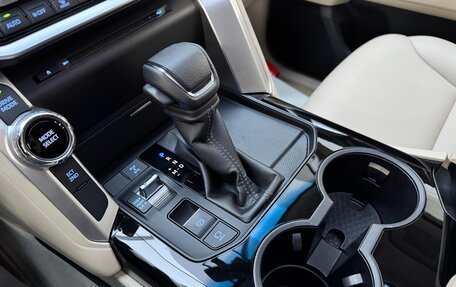 Toyota Land Cruiser, 2022 год, 10 790 000 рублей, 32 фотография