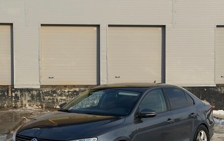 Volkswagen Jetta VI, 2011 год, 675 000 рублей, 1 фотография