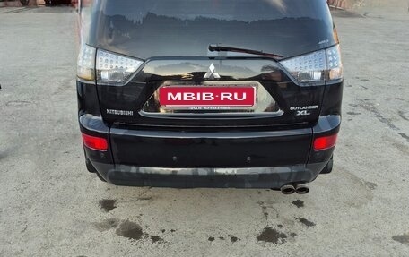 Mitsubishi Outlander III рестайлинг 3, 2007 год, 1 200 000 рублей, 10 фотография