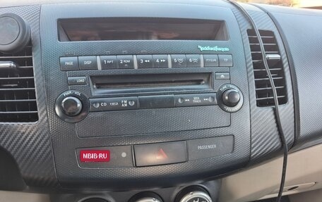 Mitsubishi Outlander III рестайлинг 3, 2007 год, 1 200 000 рублей, 17 фотография