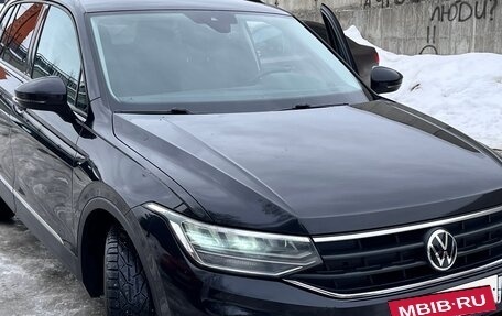 Volkswagen Tiguan II, 2021 год, 2 300 000 рублей, 2 фотография