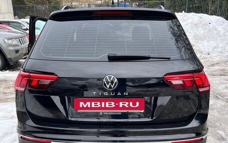 Volkswagen Tiguan II, 2021 год, 2 300 000 рублей, 10 фотография