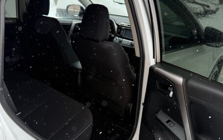 Toyota RAV4, 2019 год, 2 400 000 рублей, 13 фотография