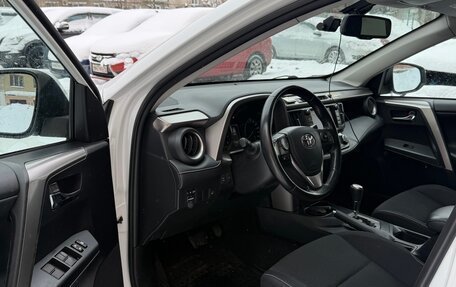 Toyota RAV4, 2019 год, 2 400 000 рублей, 11 фотография