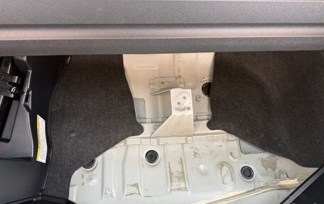 Toyota RAV4, 2019 год, 2 400 000 рублей, 15 фотография