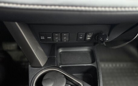 Toyota RAV4, 2019 год, 2 400 000 рублей, 20 фотография