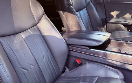 Audi A8, 2018 год, 5 950 000 рублей, 17 фотография