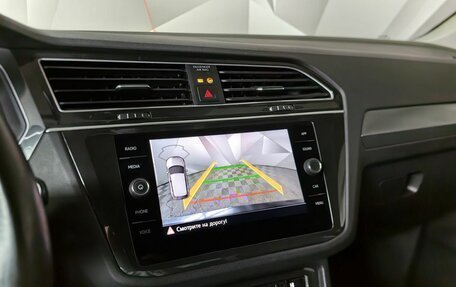 Volkswagen Tiguan II, 2019 год, 2 910 000 рублей, 21 фотография