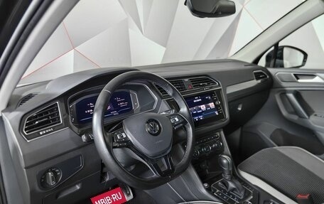 Volkswagen Tiguan II, 2019 год, 2 910 000 рублей, 19 фотография
