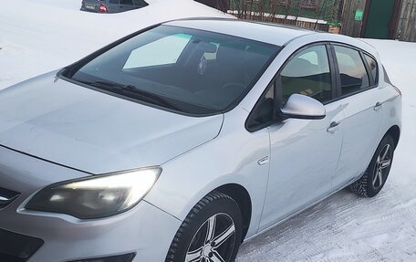 Opel Astra J, 2013 год, 610 000 рублей, 1 фотография