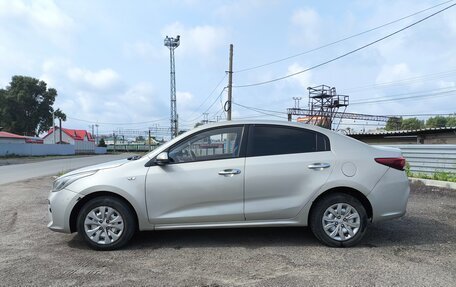 KIA Rio IV, 2019 год, 900 000 рублей, 2 фотография