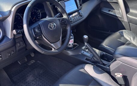 Toyota RAV4, 2017 год, 3 150 000 рублей, 10 фотография