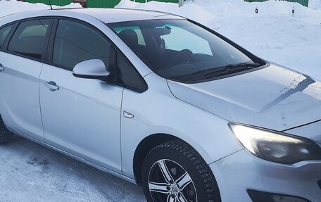 Opel Astra J, 2013 год, 610 000 рублей, 2 фотография