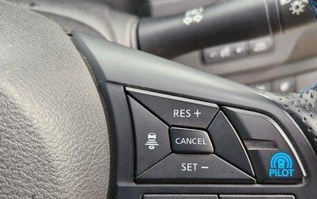 Nissan Leaf II, 2018 год, 1 400 000 рублей, 2 фотография