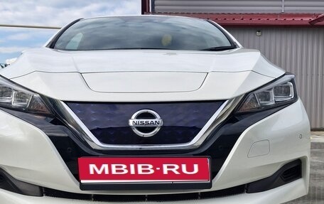 Nissan Leaf II, 2018 год, 1 400 000 рублей, 16 фотография