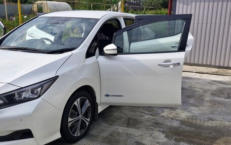 Nissan Leaf II, 2018 год, 1 400 000 рублей, 25 фотография