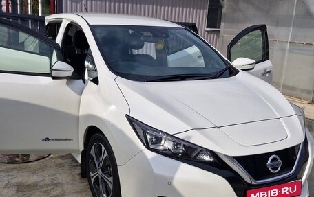 Nissan Leaf II, 2018 год, 1 400 000 рублей, 24 фотография