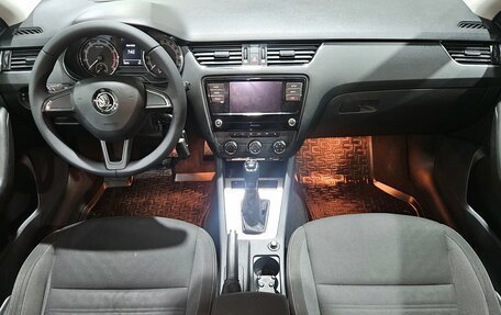 Skoda Octavia, 2019 год, 1 600 000 рублей, 9 фотография