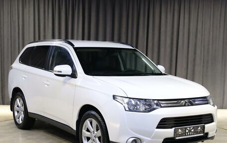 Mitsubishi Outlander III рестайлинг 3, 2013 год, 1 219 000 рублей, 3 фотография