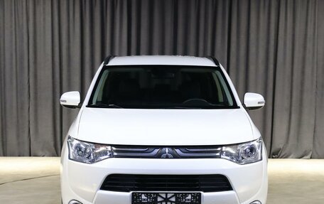 Mitsubishi Outlander III рестайлинг 3, 2013 год, 1 219 000 рублей, 2 фотография