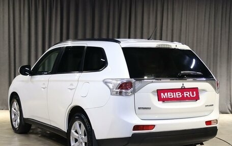 Mitsubishi Outlander III рестайлинг 3, 2013 год, 1 219 000 рублей, 4 фотография