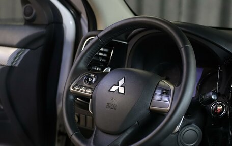 Mitsubishi Outlander III рестайлинг 3, 2013 год, 1 219 000 рублей, 13 фотография