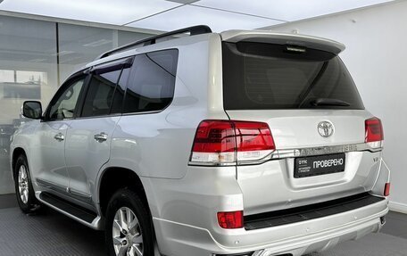 Toyota Land Cruiser 200, 2015 год, 4 499 000 рублей, 7 фотография