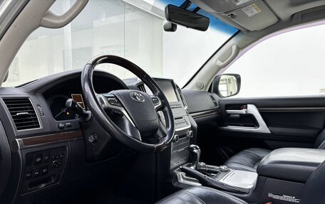 Toyota Land Cruiser 200, 2015 год, 4 499 000 рублей, 16 фотография
