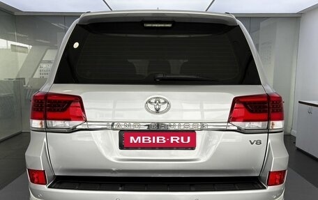 Toyota Land Cruiser 200, 2015 год, 4 499 000 рублей, 6 фотография