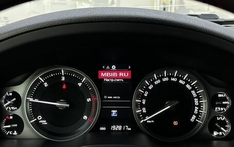 Toyota Land Cruiser 200, 2015 год, 4 499 000 рублей, 13 фотография