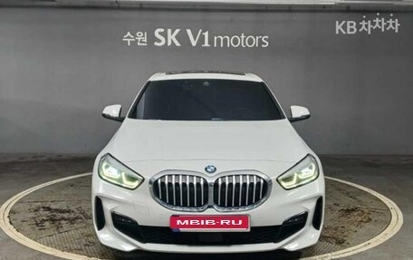 BMW 1 серия, 2021 год, 1 879 000 рублей, 1 фотография