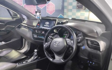 Toyota C-HR I рестайлинг, 2017 год, 1 750 000 рублей, 5 фотография