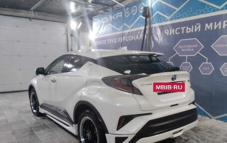 Toyota C-HR I рестайлинг, 2017 год, 1 750 000 рублей, 3 фотография